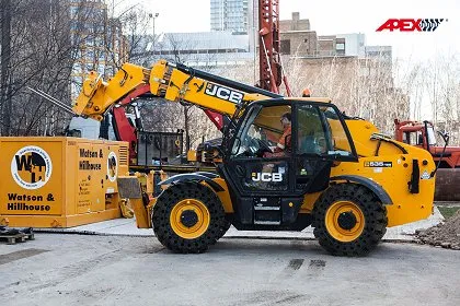 Buying vs. Renting a Telehandler